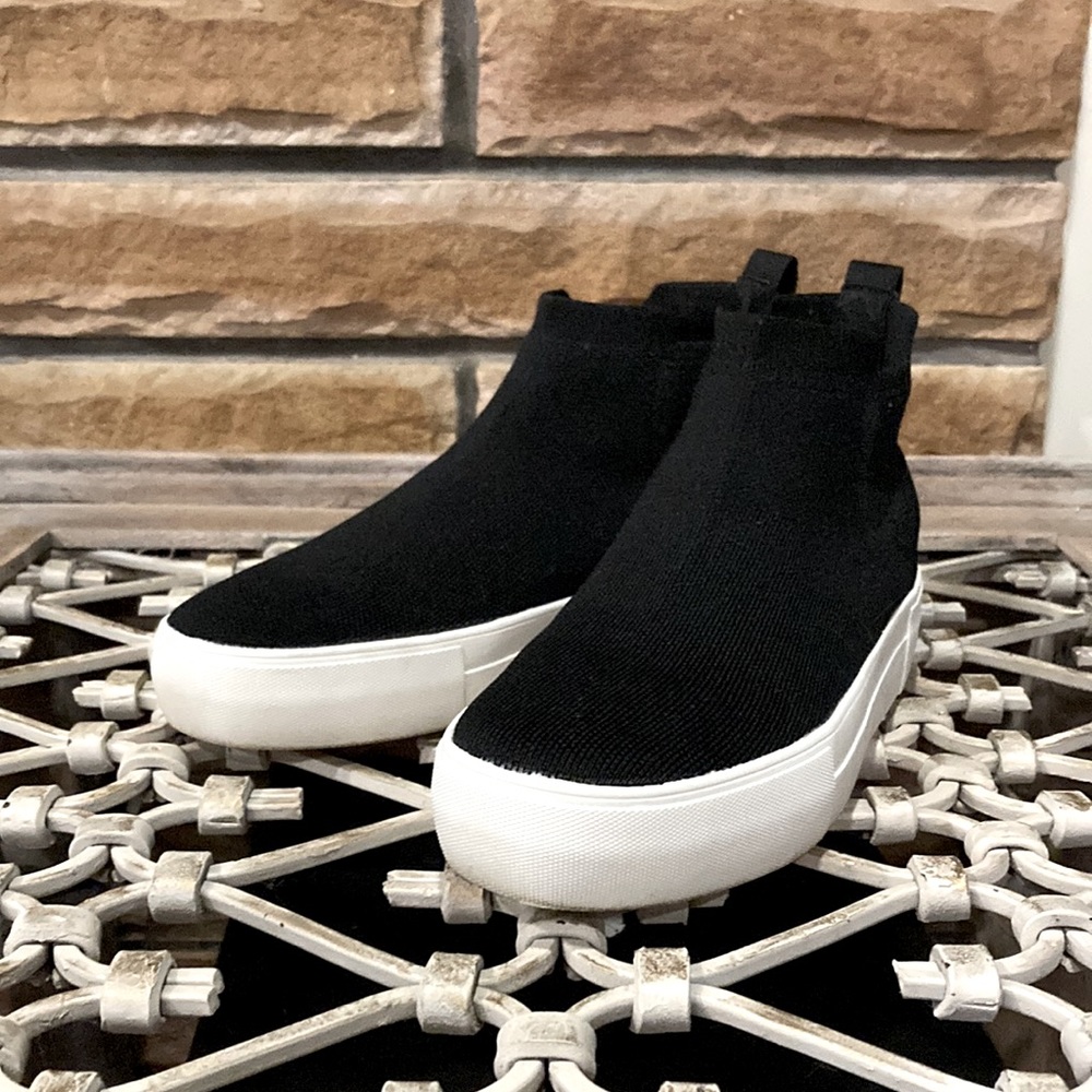 Cushionaire high top sneaker